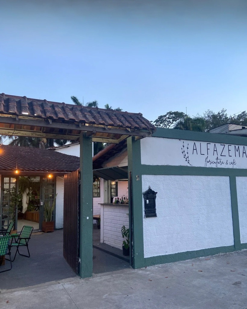 ALFAZEMA Floricultura & Café