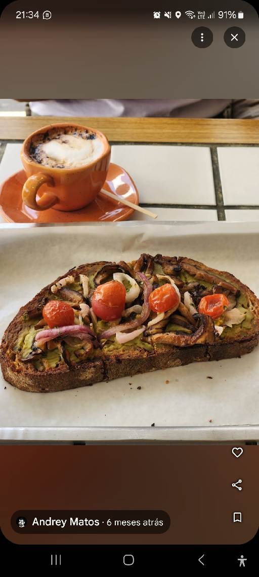Santa Pausa Coffee and Food