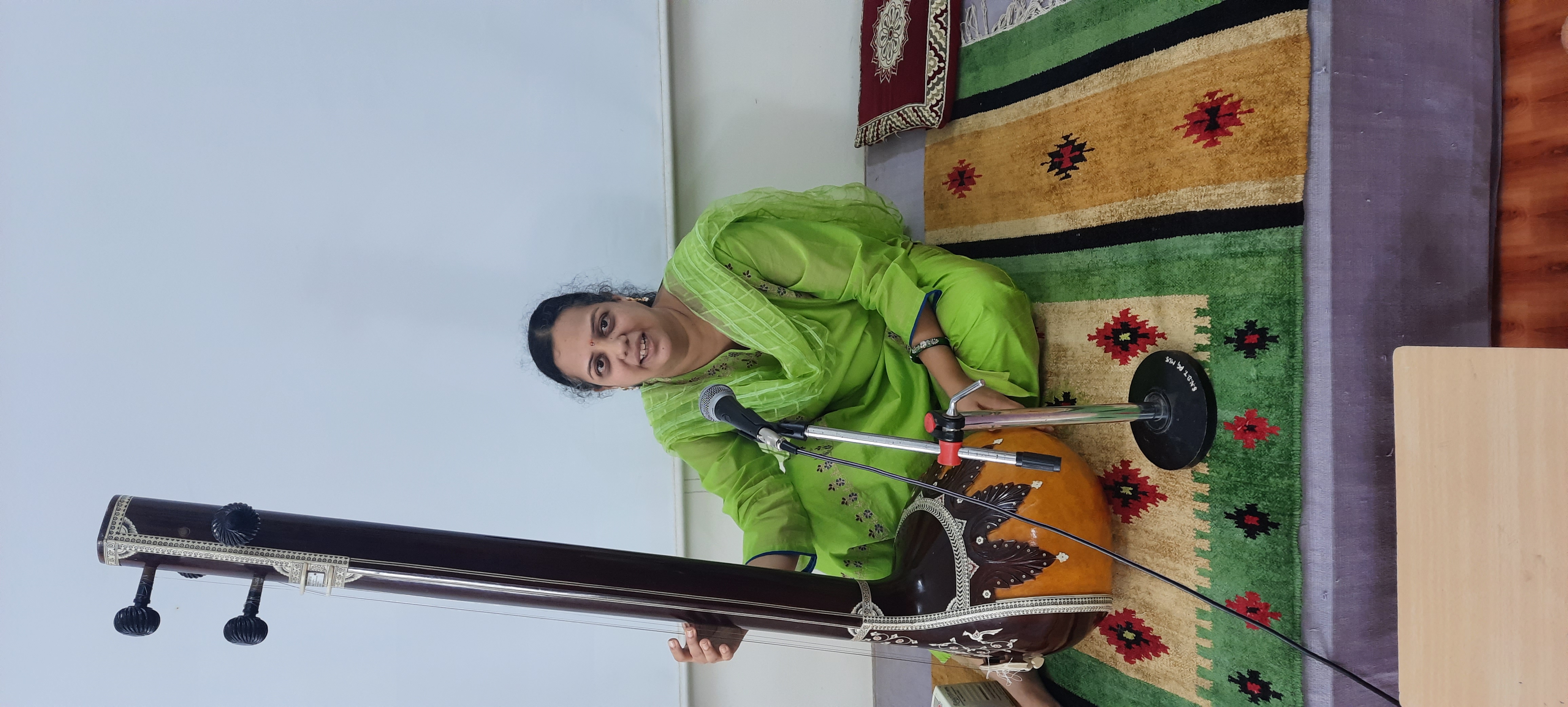 Sayali Valsangikar Hindustani Vocal artist profile photo on Kalamanch.art