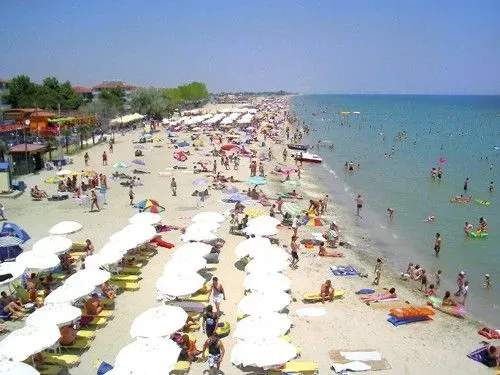 Paralia-A lüktető üdülőfalu 8