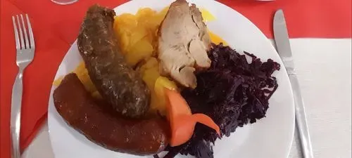 Utazás kép DISZNÓTOROS A TAMÁS TANYÁN