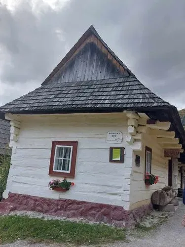 ÁRVA VÁRA – VLKOLINEC GARAMSZEG 6