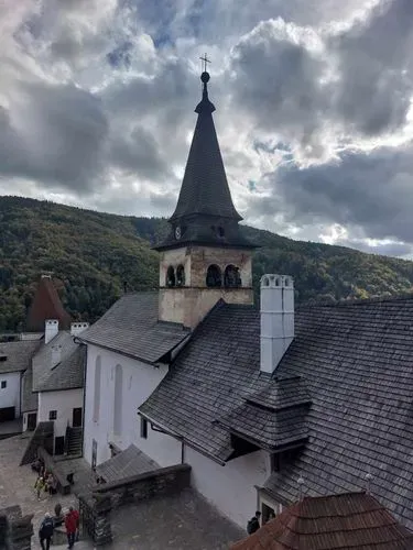 ÁRVA VÁRA – VLKOLINEC GARAMSZEG 8