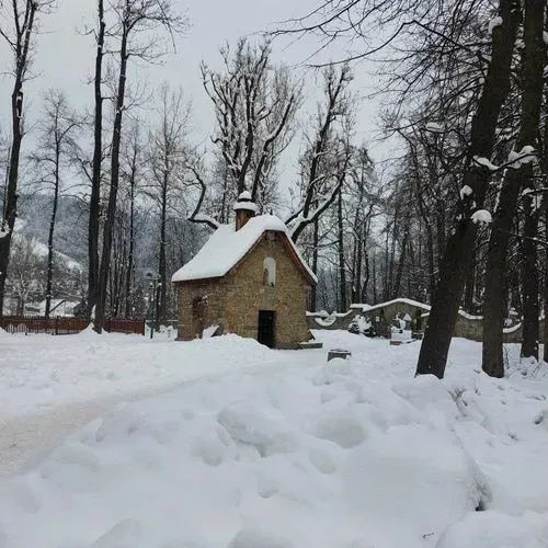 ZAKOPANE MESÉS VILÁGA ÉS A VILÁG
LEGNAGYOBB HÓ-LABIRINTUSA 5