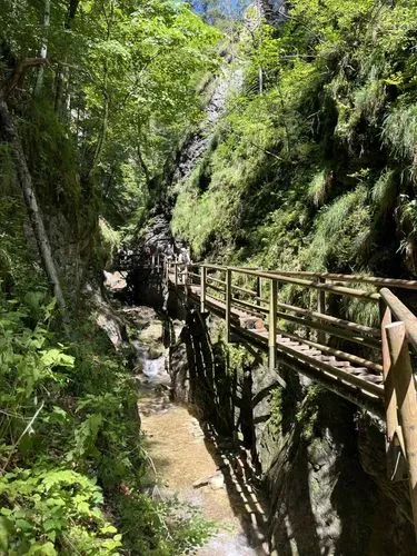 ÉLMÉNYEK A MEDVE-SZURDOKBAN 5