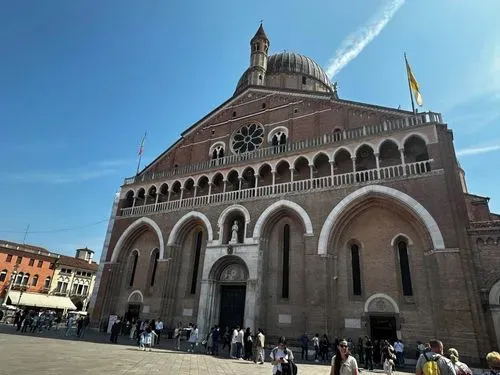 Nyári kaland a napfényes Olaszországban
5 NAPOS PIHENÉS ÉS FELTÖLTŐDÉS AUTÓBUSSZAL  6