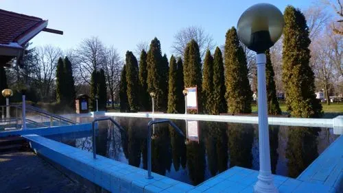 BEREKFÜRDŐI TERMÁL- ÉS STRANDFÜRDŐ 3