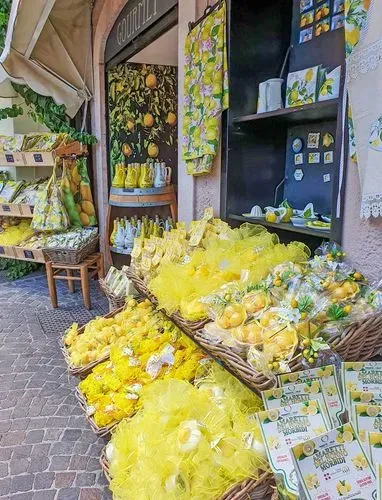 GARDA-TÓ GYÖNGYSZEMEI 9