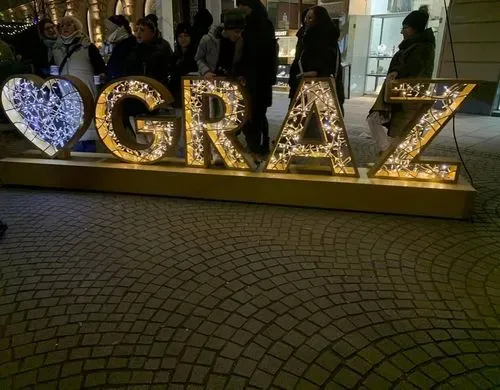 Utazás kép ADVENT GRAZBAN,
ÉS A HUNDERTWASSER FÜRDŐ