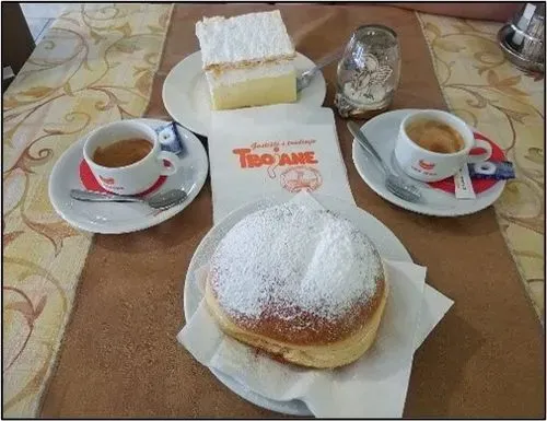 Varázslatos Karácsonyi mese
Celje-Postojnai cseppkőbarlang-Ljubjana-Trojane-Maribor
Élő betlehemi jászollal a Postojnai cseppkőbarlangban 7