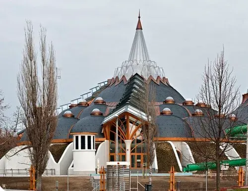 NAPFÉNY ÉS FÜRDŐK A DÉL-ALFÖLDÖN
SZEGED ÉS MAKÓ 10