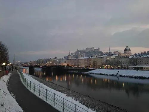ADVENT HALLSTATTBAN ÉS SALZBURGBAN 1