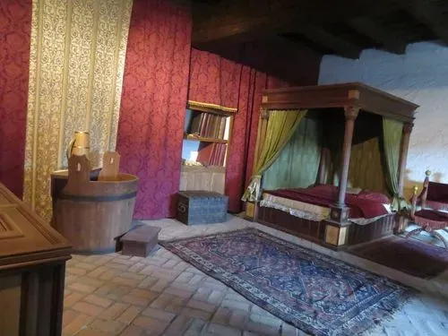 VESZPRÉM MEGYE KÉT GYÖNGYSZEME -
SÜMEG ÉS TAPOLCA 4