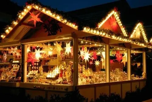 ADVENT LOMBARDIA ELEGÁNS VÁROSAIBAN
MONZA ÉS MILÁNÓ 2