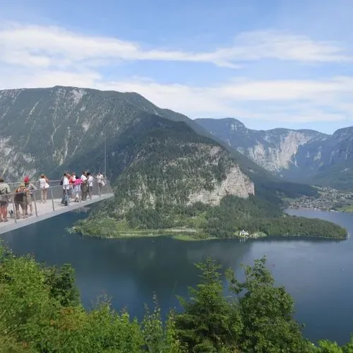 EGY NAP HALLSTATTBAN
Városnézés - Skywalk - Sóbánya - Hajókázás 5