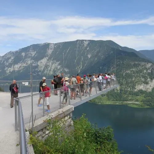 EGY NAP HALLSTATTBAN
Városnézés - Skywalk - Sóbánya - Hajókázás 7