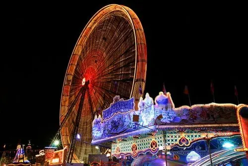 ADVENT BÉCSBEN
ÉS SCHÖNBRUNNBAN 3