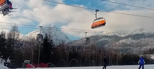 SÍELÉS-SZÁNKÓZÁS
A MAGAS-TÁTRÁBAN 2