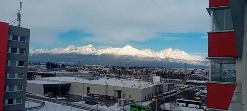 SÍELÉS-SZÁNKÓZÁS
A MAGAS-TÁTRÁBAN 3