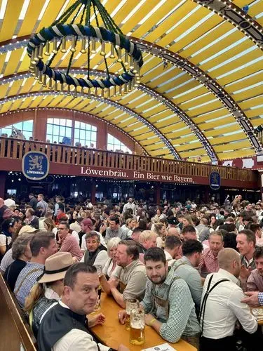 MÜNCHEN – városnézés és Sörfesztivál - Non-stop utazással 7