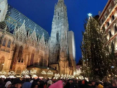 ADVENT BÉCSBEN
ÉS SCHÖNBRUNNBAN 5