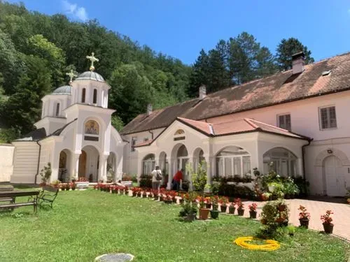 Utazás kép FRUSKA GORA LEGSZEBB KOLOSTORAI
PACSÉRI FÜRDŐZÉSSEL
