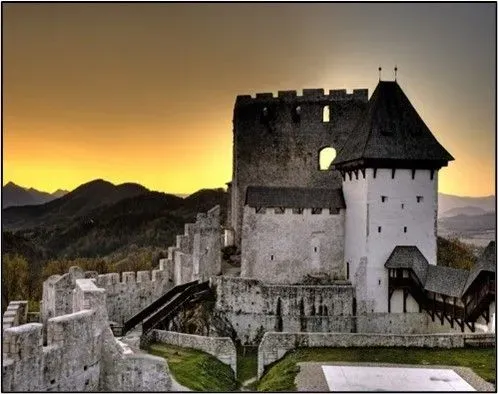 Szlovénia szíve és lelke:                                     Az arborétum csendjétől a várak büszkeségéig              Volcji Potok Arborétum-Celje vára-Maribor 1