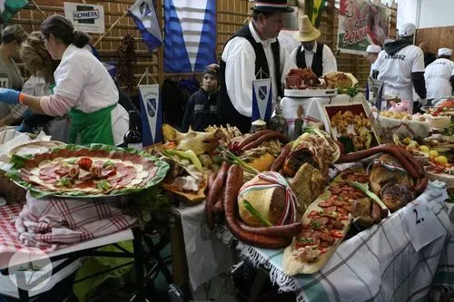 FONYÓDI KOLBÁSZFESZTIVÁL – 
SZÉKESFEHÉRVÁR – BORY VÁR, BELVÁROS 3