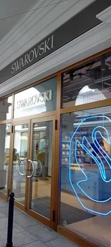 PARNDORF - 
Egész napos bevásárlási lehetőség  7