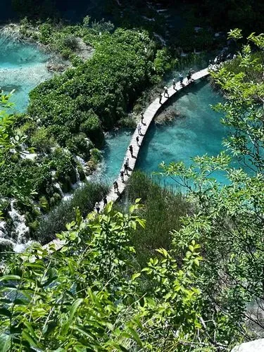 Utazás kép SMARGDZÖLD CSODÁK FÖLDJÉN - 
PLITVICE – SLUNJ - ZÁGRÁB
