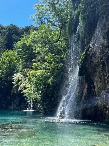 SMARGDZÖLD CSODÁK FÖLDJÉN - 
PLITVICE – SLUNJ - ZÁGRÁB 3