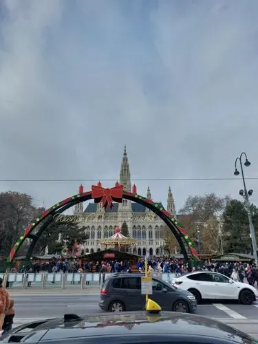 ADVENT BÉCSBEN
SHOPPING CITY SÜD
(EGÉSZ NAPOS VÁSÁRLÁSI LEHETŐSÉG) 2