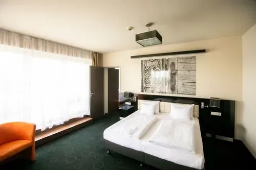 ŐSZI ÉLMÉNYEK AZ ŐRSÉG SZÍVÉBEN
- Aranyló Ősz az Őrségben – Tökfesztivál Hangulatban  6