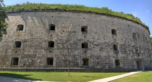 Utazás kép KOMÁROM ERŐDJEI ÉS KOMÁRNO