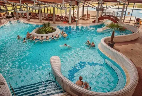 Utazás kép PÁPA VÁRKERTFÜRDŐ