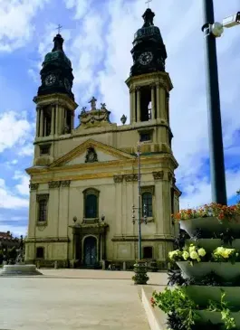 PÁPA VÁRKERTFÜRDŐ 3