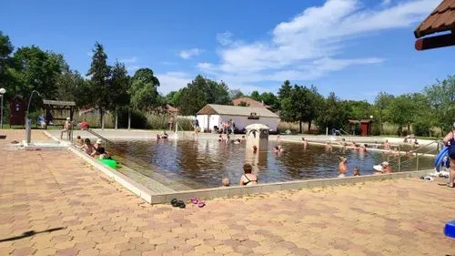 BEREKFÜRDŐI TERMÁL- ÉS STRANDFÜRDŐ 9