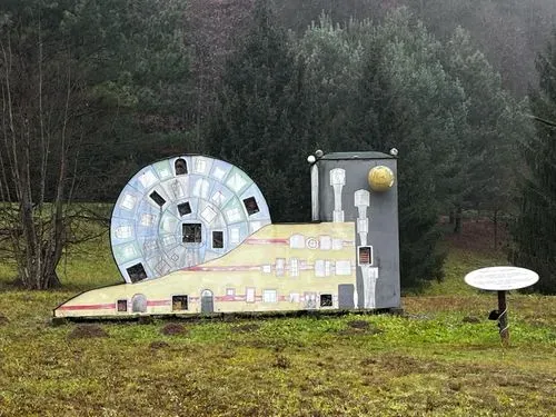 ADVENT GRAZBAN,
ÉS A
HUNDERTWASSER FÜRDŐ 2