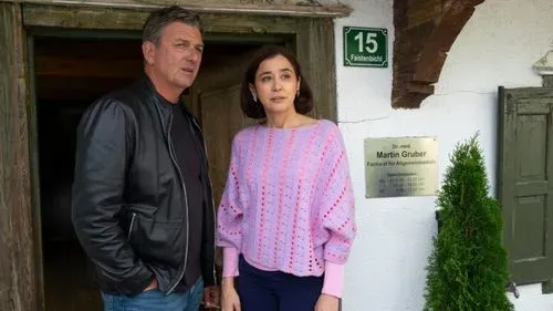 A HEGYIDOKTOR ÚJRA RENDEL 5