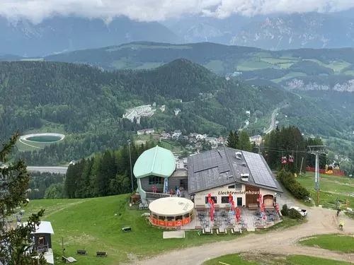 Utazás kép Alpesi panorámák és történelmi emlékek nyomában
Gloggnitz -Semmering-i vonatozás – Mariazell - Fraknó vára