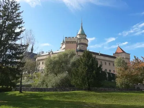 Utazás kép BAJMÓCI KASTÉLY – SIRÁLY KILÁTÓ
ÉS KISTAPOLCSÁNY 