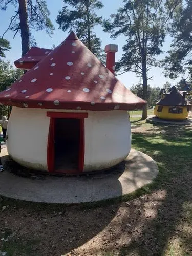 BAJMÓCI KASTÉLY – SIRÁLY KILÁTÓ
ÉS KISTAPOLCSÁNY  4