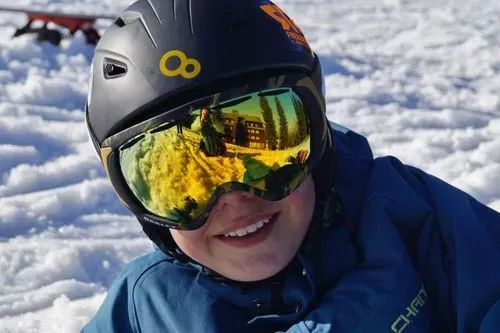 PÁLYASZÁLLÁS ÉS TÖKÉLETES LEJTŐK-KORALPE VÁR!                       SÍELÉS, PIHENÉS, FELTÖLTŐDÉS 5