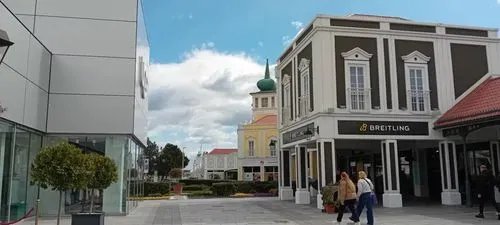 PARNDORF - Egész napos bevásárlási lehetőség  3
