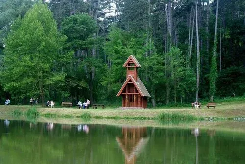 GUNARAS FÜRDŐ ÉS A 
MIKLÓSVÁRI PARKERDŐ 3
