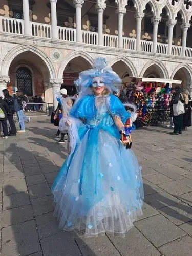 KARNEVÁL VELENCÉBEN
(1 éjszaka szállással) 5
