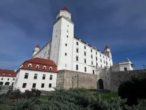 Utazás kép POZSONY - A KORONÁZÓVÁROS IDŐTLEN ELEGANCIÁJA EGY NAPBAN