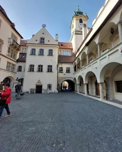 POZSONY - A KORONÁZÓVÁROS IDŐTLEN ELEGANCIÁJA EGY NAPBAN 8