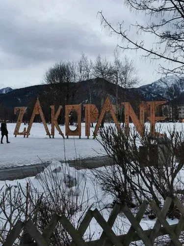 PORONIN - SKY WALK, ZAKOPANE 
ÉS A VILÁG LEGNAGYOBB HÓ-LABIRINTUSA 1
