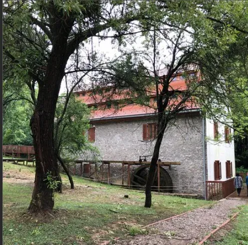 MAGYARHERTELENDI FÜRDŐ ÉS ORFŰ 1
